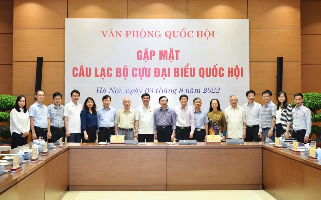 TỔNG THƯ KÝ QUỐC HỘI, CHỦ NHIỆM VĂN PHÒNG QUỐC HỘI BÙI VĂN CƯỜNG GẶP MẶT CÂU LẠC BỘ CỰU ĐẠI BIỂU QUỐC HỘI